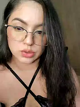 Snapshot of Lia_Hurley chatting on May 25, 2026, 6:17 pm Lia Hurley online show from May 25, 2026, 6:17 pm