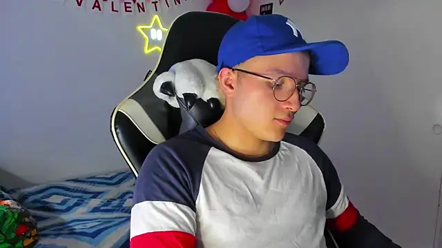 AustinSummerr online show from February 10, 2025, 6:56 pm