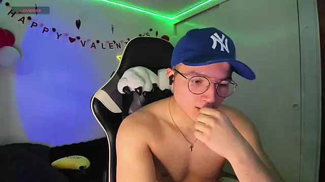AustinSummerr online show from February 20, 2025, 3:30 pm
