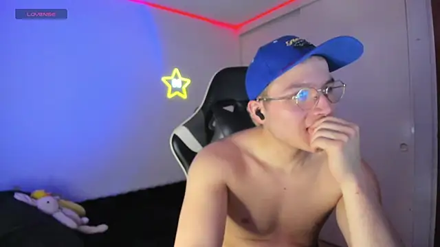 AustinSummerr online show from March 11, 2025, 4:40 pm