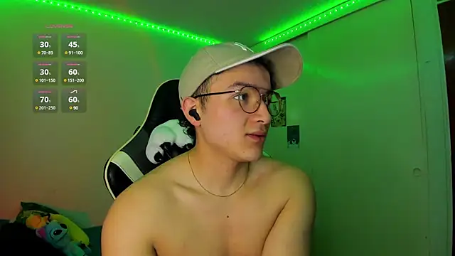 AustinSummerr online show from January 18, 2025, 12:57 pm