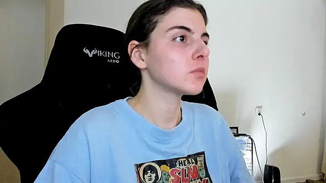 Snapshot of emmamurrr chatting on November 11, 2025, 4:02 pm emmamurrr online show from November 11, 2025, 4:02 pm