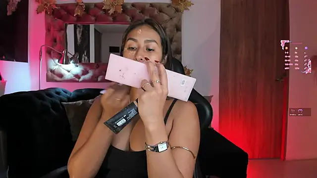 Snapshot of AmelyaMann chatting on May 7, 2026, 12:52 pm AmelyaMann online show from May 7, 2026, 12:52 pm