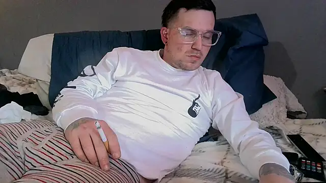 Snapshot of bigcocktat2dude603 chatting on January 7, 2025, 5:42 pm bigcocktat2dude603 online show from January 7, 2025, 5:42 pm