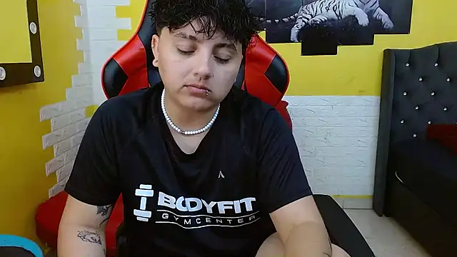 Snapshot of isabeautyx19 chatting on January 8, 2026, 4:51 am isabeautyx19 online show from January 8, 2026, 4:51 am