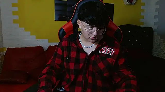 Snapshot of isabeautyx19 chatting on January 18, 2026, 2:04 am isabeautyx19 online show from January 18, 2026, 2:04 am