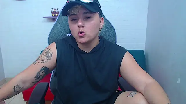 isabeautyx19 online show from February 1, 2025, 1:55 am