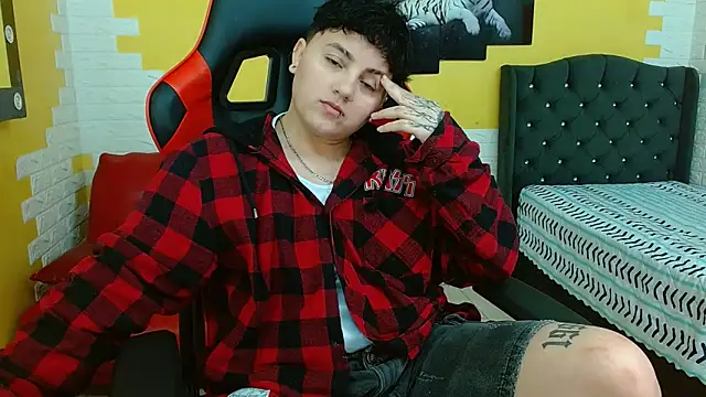 isabeautyx19 online show from November 8, 2025, 2:15 am