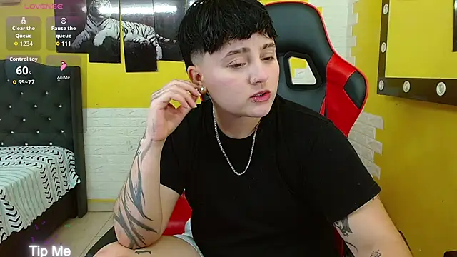 isabeautyx19 online show from October 24, 2025, 1:48 am