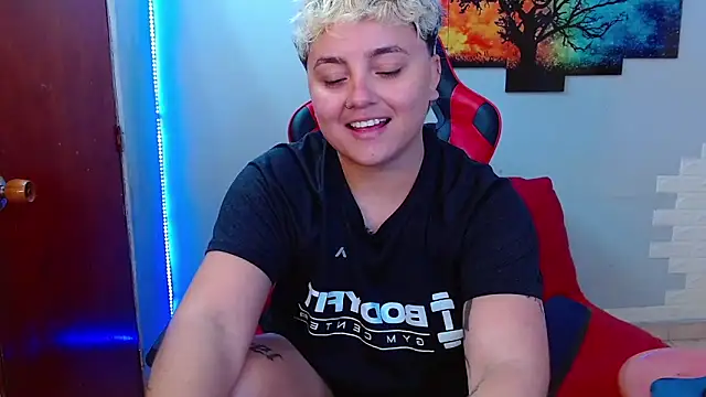 isabeautyx19 online show from February 10, 2025, 5:36 am