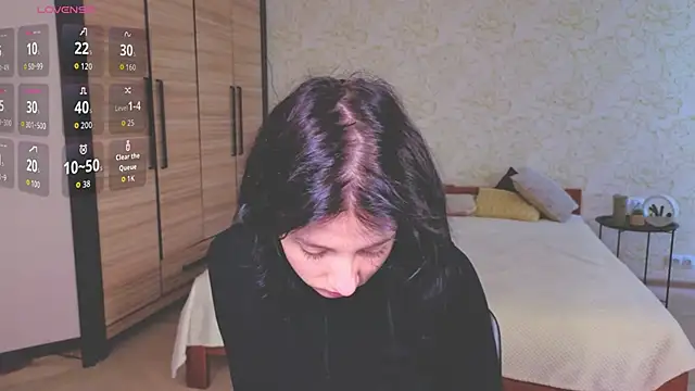 JulisSweet online show from October 10, 2025, 6:47 am