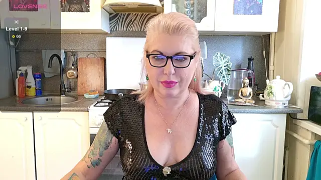 Snapshot of -Yourwoman- chatting on October 16, 2025, 11:40 am -Yourwoman- online show from October 16, 2025, 11:40 am