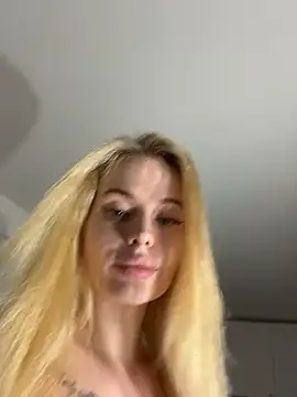 Snapshot of Vladamais chatting on February 25, 2026, 8:30 pm Vladamais online show from February 25, 2026, 8:30 pm