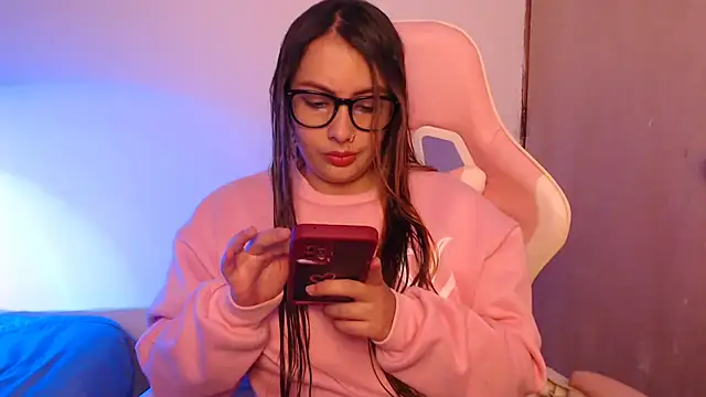 lalawhitte online show from November 8, 2025, 3:37 pm