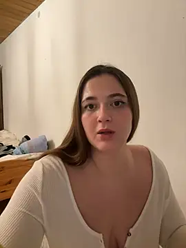 Snapshot of Kamilla_Loop chatting on January 12, 2025, 9:08 pm Kamilla Loop online show from January 12, 2025, 9:08 pm