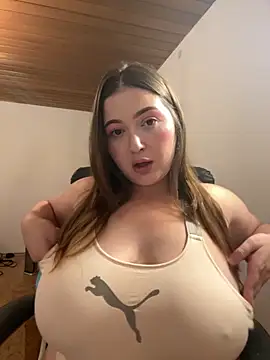 Snapshot of Kamilla_Loop chatting on September 21, 2025, 9:09 pm Kamilla Loop online show from September 21, 2025, 9:09 pm