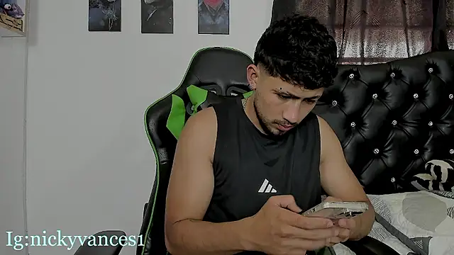 Snapshot of nicky_vances chatting on February 23, 2026, 8:53 pm nicky vances online show from February 23, 2026, 8:53 pm