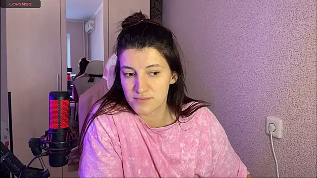 Katrin  kiss online show from February 24, 2025, 1:42 pm