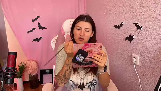 Katrin  kiss online show from October 29, 2025, 8:24 am