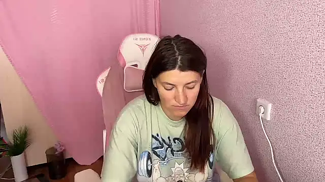 Katrin  kiss online show from October 24, 2025, 10:58 am