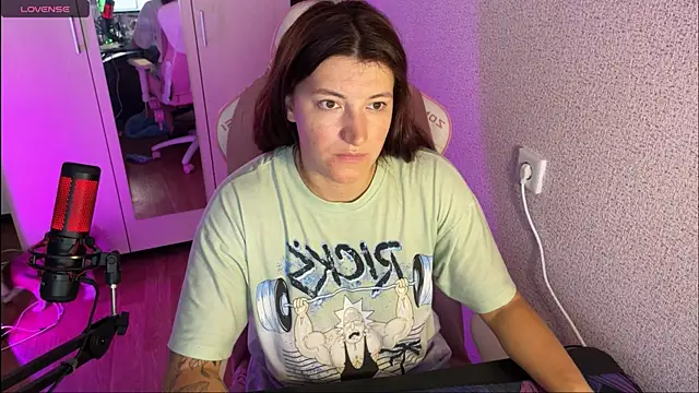 Katrin  kiss online show from September 15, 2025, 12:16 pm