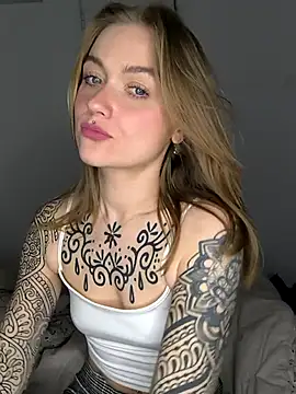 Goldloeckchen159 online show from April 9, 2026, 8:04 pm