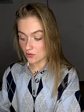 Goldloeckchen159 online show from March 28, 2026, 8:43 pm