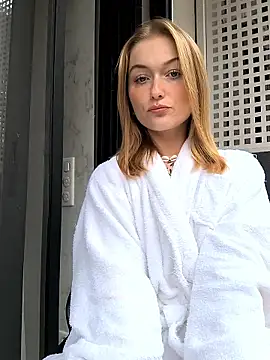 Goldloeckchen159 online show from November 5, 2025, 8:17 am