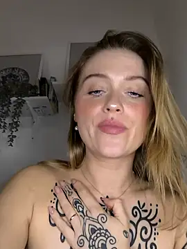 Goldloeckchen159 online show from October 17, 2025, 4:53 pm