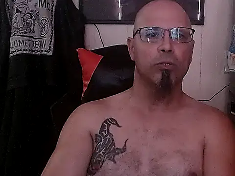 KrazyLegz online show from September 14, 2025, 5:57 pm