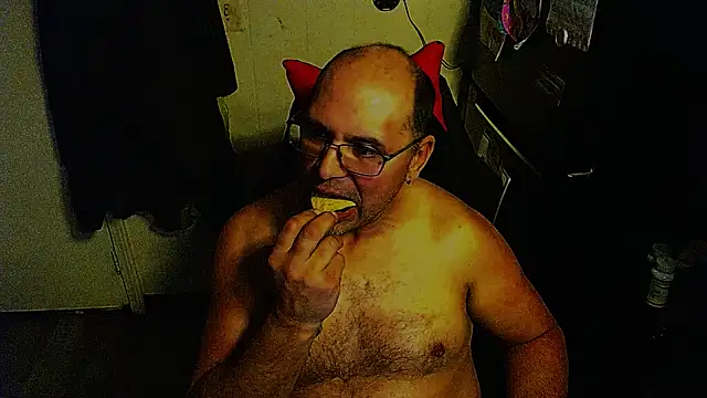 KrazyLegz online show from December 22, 2025, 6:24 am