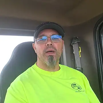 KrazyLegz online show from October 18, 2025, 1:57 pm