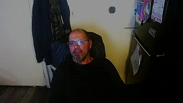 KrazyLegz online show from November 8, 2025, 5:05 pm