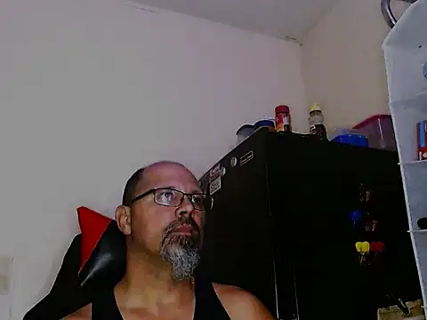 KrazyLegz online show from December 11, 2024, 2:19 am