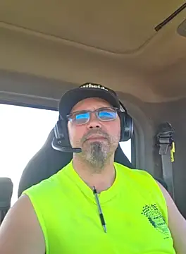 KrazyLegz online show from October 11, 2025, 6:53 pm