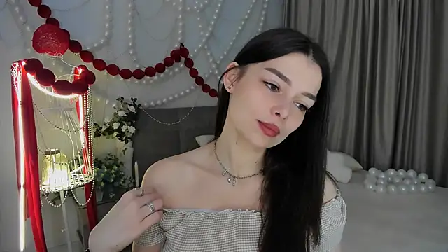 ContinentOfTranquility online show from April 7, 2026, 1:07 am