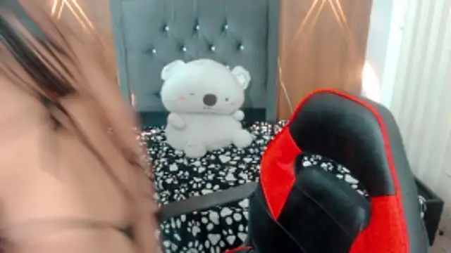 Snapshot of lyanamerry0 chatting on October 17, 2025, 1:35 pm lyanamerry0 online show from October 17, 2025, 1:35 pm