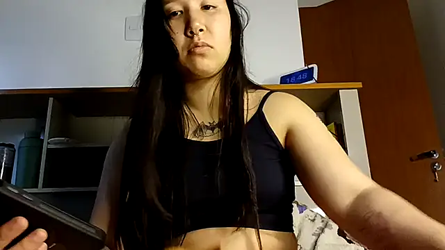 Japabaixinha online show from December 2, 2025, 9:49 pm