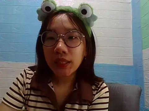 Snapshot of Nanoko chatting on February 15, 2026, 5:23 pm Nanoko online show from February 15, 2026, 5:23 pm