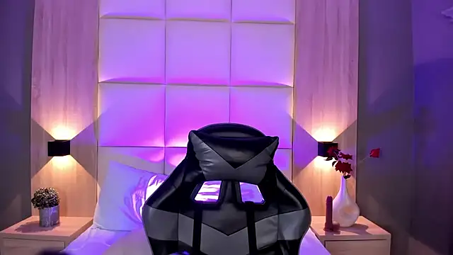 Snapshot of bella1207 chatting on November 3, 2025, 7:39 pm bella1207 online show from November 3, 2025, 7:39 pm