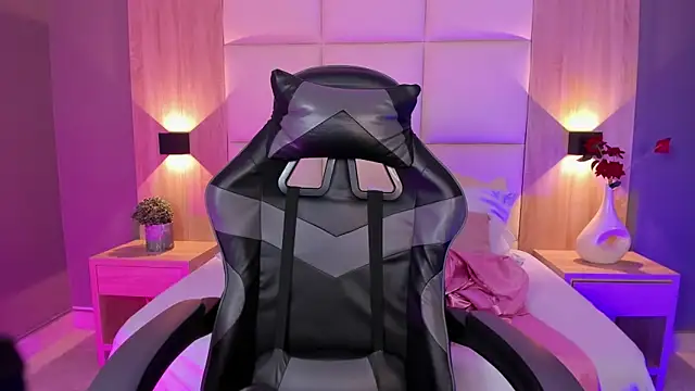 Snapshot of bella1207 chatting on October 29, 2025, 7:35 pm bella1207 online show from October 29, 2025, 7:35 pm