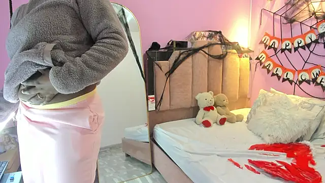 LoveQueen2 online show from October 24, 2025, 11:42 am