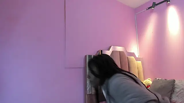 LoveQueen2 online show from December 18, 2025, 11:47 am