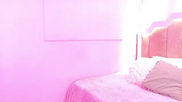 Snapshot of LoveQueen2 chatting on February 28, 2026, 11:54 am LoveQueen2 online show from February 28, 2026, 11:54 am