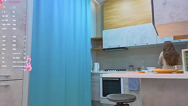 DonnaBurkee online show from December 17, 2025, 4:39 am