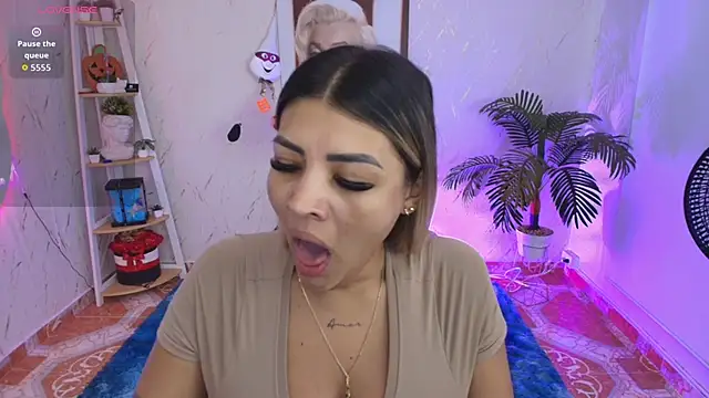 SALOOMEE   online show from January 17, 2026, 12:09 pm