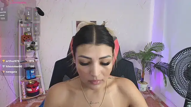 SALOOMEE   online show from May 11, 2026, 4:04 pm