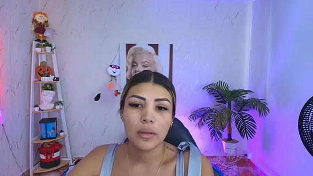 Snapshot of SALOOMEE__ chatting on January 10, 2026, 8:04 pm SALOOMEE online show from January 10, 2026, 8:04 pm