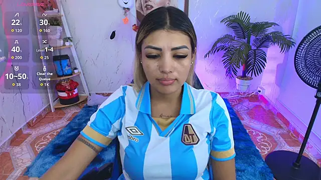 Snapshot of SALOOMEE__ chatting on December 17, 2025, 12:26 am SALOOMEE online show from December 17, 2025, 12:26 am