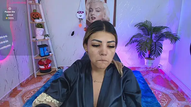 Snapshot of SALOOMEE__ chatting on December 16, 2025, 11:14 am SALOOMEE online show from December 16, 2025, 11:14 am